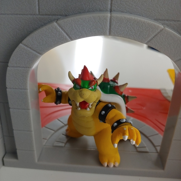 Bowser's Castle playset - Picture 2 of 5